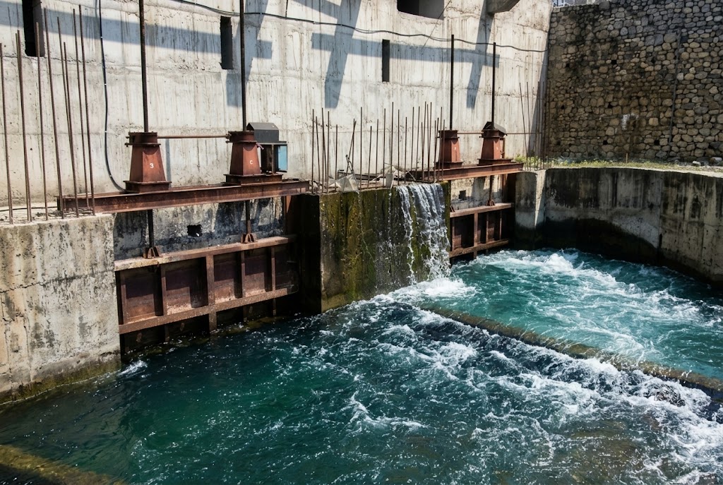 Water Sluice Gates & Desanding Basin